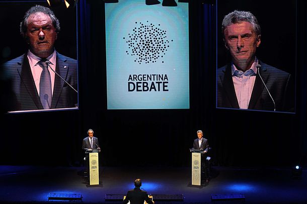 Daniel Scioli y Mauricio Macri en el debate presidencial de 2015