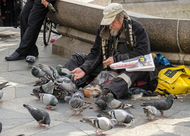 Otro gesto de Francisco: ordenó instalar duchas en el Vaticano para las personas en situación de calle