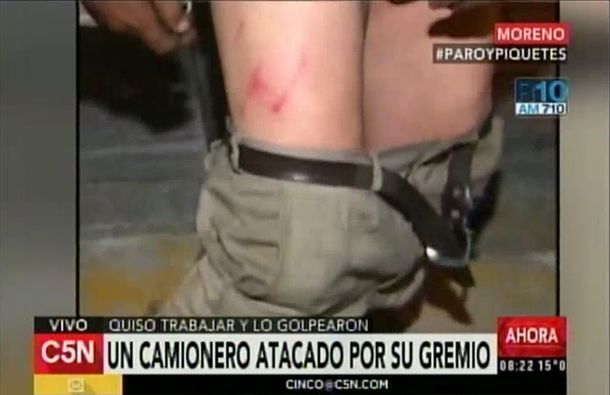Un chofer fue atacado por su gremio: Me rompieron todo el camión