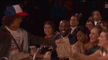 los chicos de stranger things se encargaron de la cena en los emmy los chicos de stranger things se encargaron de la cena en los emmy