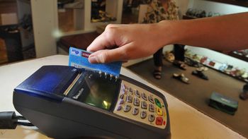 Todos los comercios deberán aceptar tarjeta de débito Todos los comercios deberán aceptar tarjeta de débito