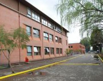 Acuchillan a una mujer en la puerta del colegio Goethe