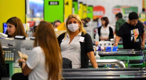 Se homologó el aumento a empleados de Comercio: en cuánto quedó el sueldo básico