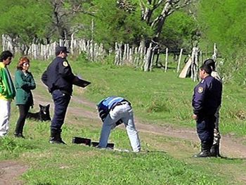 Degolló a su hermana de 9 años y atacó a su madre