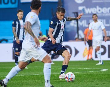 Talleres venció a Racing y quedó como único líder