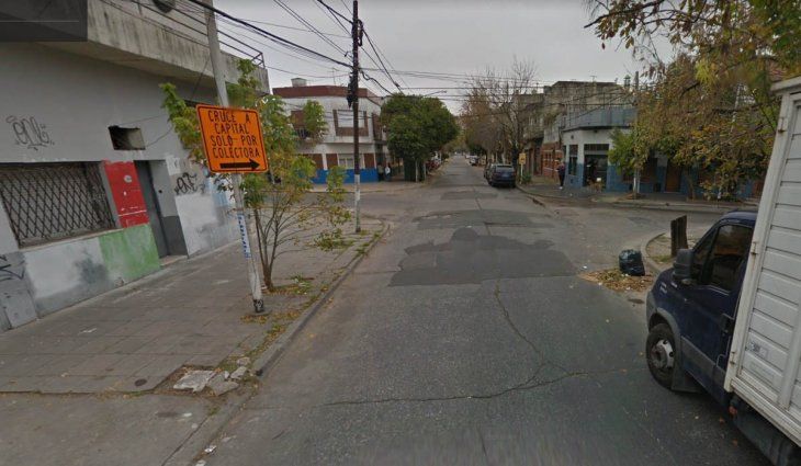 Robó, se tiroteo con la policía y tomó de rehén a un votante