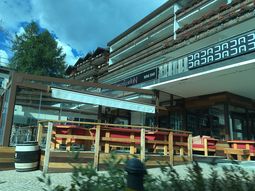 Luto en Suiza por la muerte de 47 personas en un incendio en el bar Le Constellattion Luto en Suiza por la muerte de 47 personas en un incendio en el bar Le Constellattion