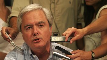 pinedo se reunio con pena por el traspaso de mando: vamos a buscar el maximo nivel de consenso posible pinedo se reunio con pena por el traspaso de mando: vamos a buscar el maximo nivel de consenso posible