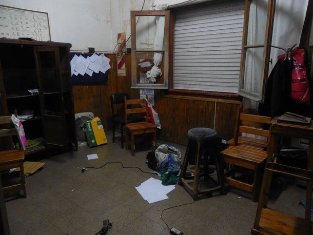 Destrozos en la comisaría de Benito Juárez