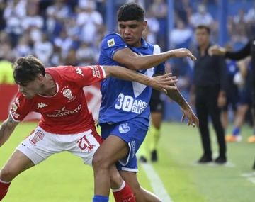 Vélez le ganó sobre la hora a Huracán en Liniers