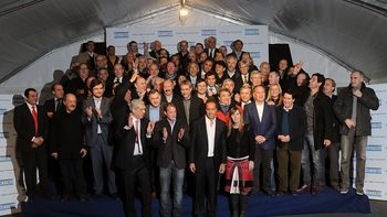 insaurralde encabezo un conclave de intendentes en lomas de zamora insaurralde encabezo un conclave de intendentes en lomas de zamora