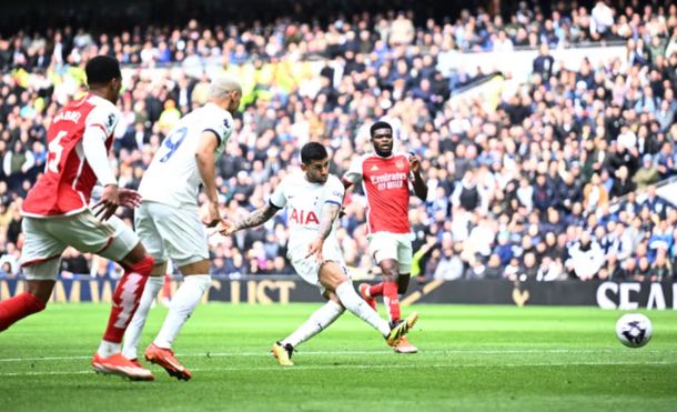 El gol del Cuti Romero en la derrota del Tottenham ante el Arsenal