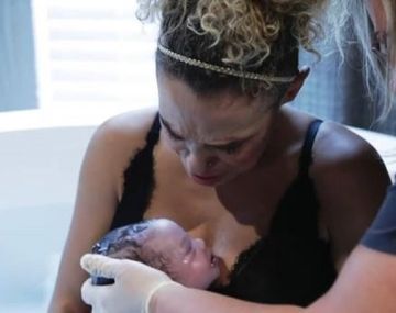 La emocionante reacción de una madre al dar a luz a una niña con síndrome de Down