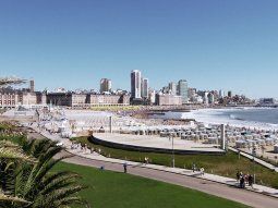 La ciudad de Mar del Plata se prepara para otra temporada de verano La ciudad de Mar del Plata se prepara para otra temporada de verano