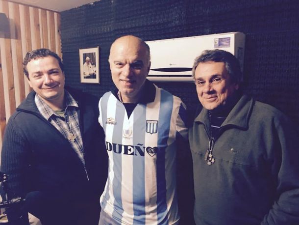 Se filtró una foto de Grindetti con la camiseta de Racing y el candidato tuvo que dar explicaciones