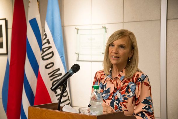 Luis Lacalle Pou le traspasó el mando a la vicepresidenta Beatriz Argimón