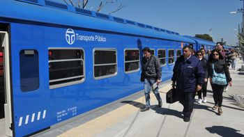 cristina presenta los nuevos trenes del san martin