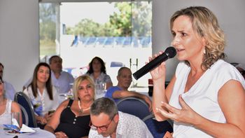 El Movimiento Nacional de Rocha respaldará la precandidatura presidencial de Laura Raffo. El Movimiento Nacional de Rocha respaldará la precandidatura presidencial de Laura Raffo.