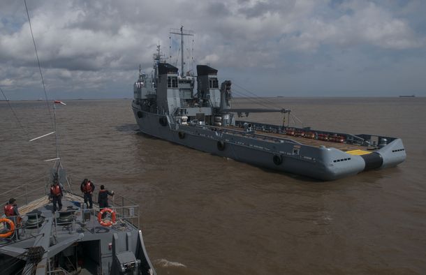 La llegada de buques rusos adquiridos para la Armada