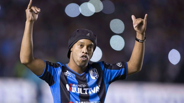 Intacto: mirá lo que inventó Ronaldinho en el fútbol mexicano