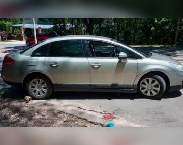 Una mujer murió aplastada por su auto mientras lo arreglaba
