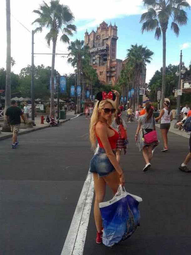 El álbum de fotos de las vacaciones de Vicky Xipolitakis en Disney