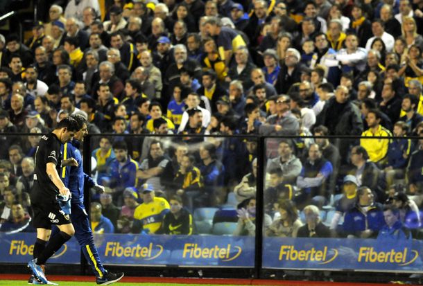 Orion lo hizo otra vez: pegó una escalofriante patada y se fue expulsado