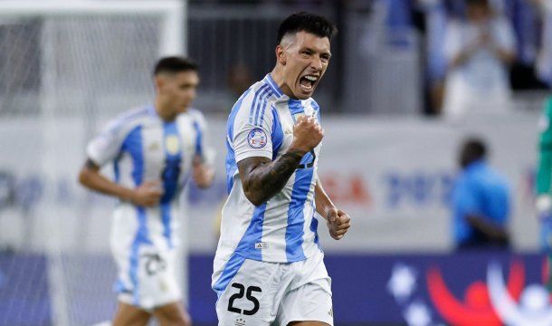 Así fue el gol de Lisandro Martínez para el 1-0 de Argentina ante Ecuador