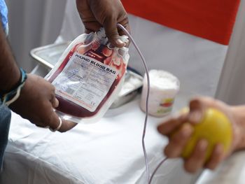 La OMS pide más donaciones de sangre