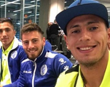 Parte del plantel de Godoy Cruz en el aeropuerto de El Plumerillo