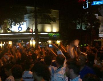 Policía brasileña reprimió con gases a hinchas argentinos en San Pablo