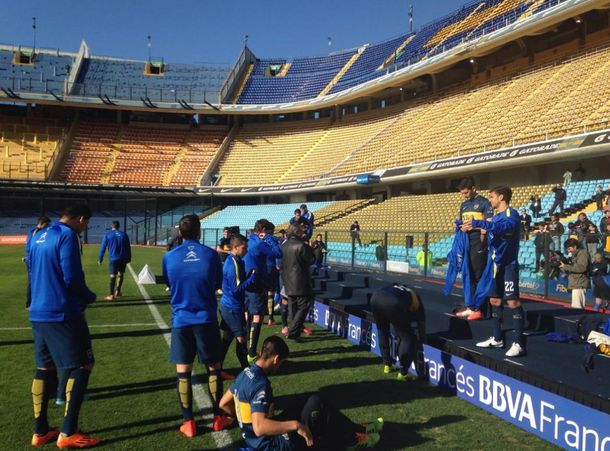 Boca presentó al plantel a lo River en La Bombonera