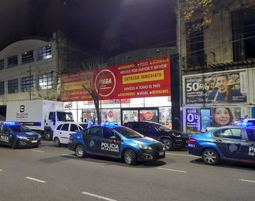 Ciudad: organizaron una fiesta electrónica en una mueblería en plena cuarentena
