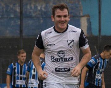 Sirvieron las quejas y al DT de Huracán le trajeron al Rooney del Ascenso