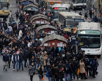 La Nación le pide a Macri que controle el transporte público