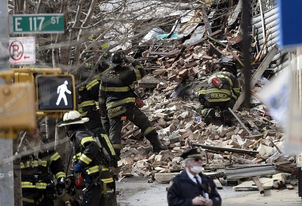 Ascienden a siete los muertos por la explosión y derrumbe en Manhattan