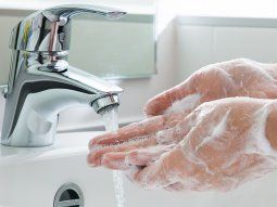 ANMAT prohibió en todo el país dos marcas de jabones líquidos: cuáles son