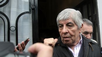 moyano cruzo a macri por el posible veto a la ley: es desoir al pueblo moyano cruzo a macri por el posible veto a la ley: es desoir al pueblo