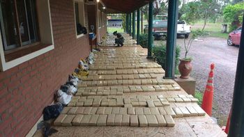 Incautaron más de una tonelada de marihuana en un operativo en Misiones Incautaron más de una tonelada de marihuana en un operativo en Misiones