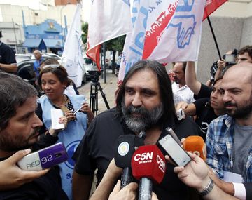 Baradel ingresando a la reunión paritaria