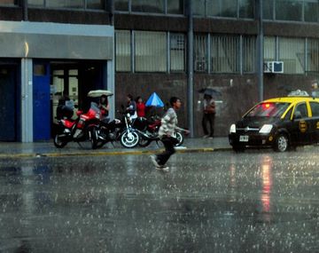 Rige un alerta por tormentas fuertes y granizo en la Ciudad