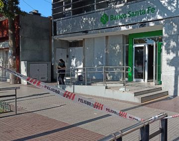 Rosario: balearon una sucursal del Banco Santa Fe