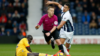 El ex jugador del PSG y del Liverpool se llevó puesto todo a su paso El ex jugador del PSG y del Liverpool se llevó puesto todo a su paso