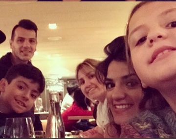 El Kun Agüero y su familia