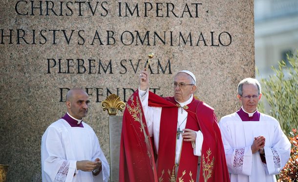 El papa oficiando la Misa de Ramos