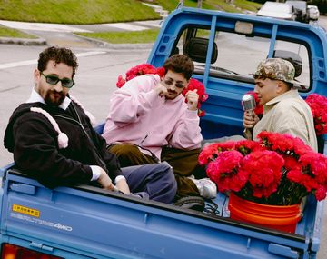 {altText(,Max Carra lanzó su Sesion #7 de Viajemos en el Tiempo junto a Mau y Ricky)}