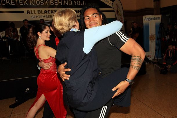 Los All Blacks dejaron el haka y se animaron al tango