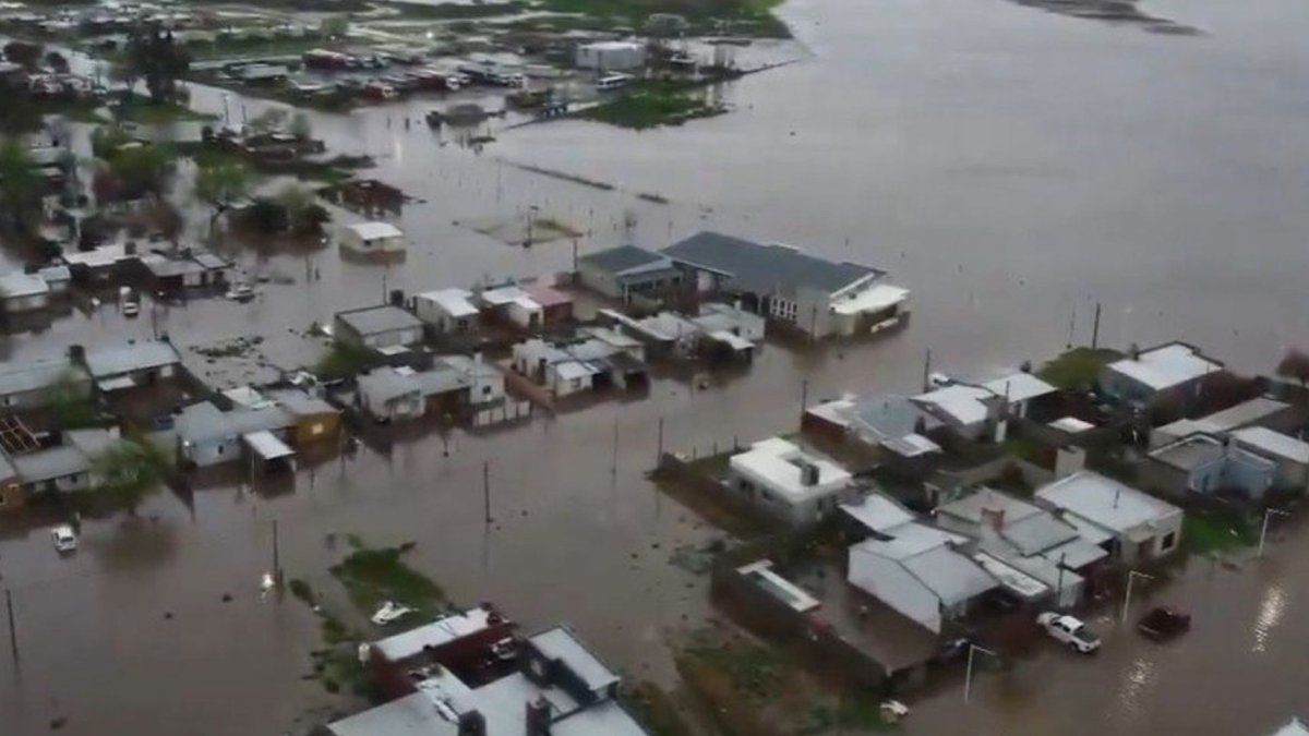 Lo que dejó la tormenta de Santa Rosa: inundaciones, evacuados y árboles caídos