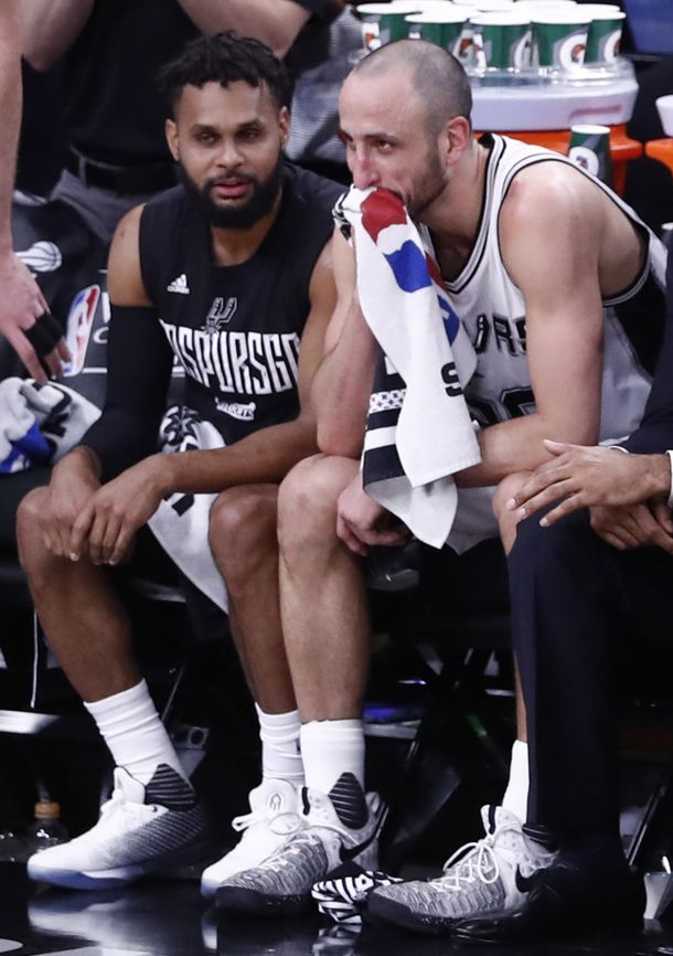 Emanuel Ginóbili conmovido por la ovación