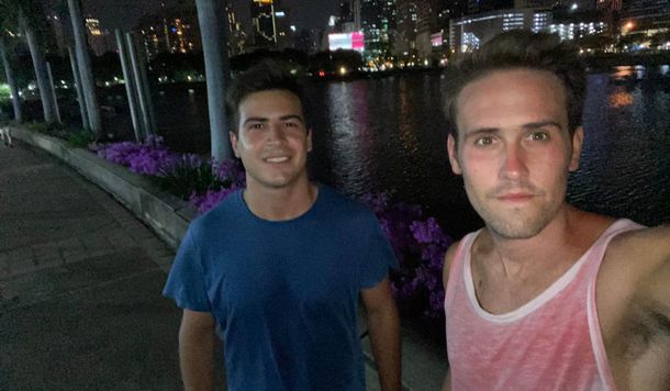 Francisco y Lisandro son dos de los argentinos que quedaron varados en Tailandia